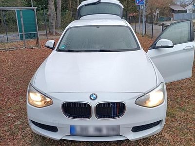 Gebraucht BMW 114 102 PS (75 kW) 2012 Weiß Kleinwagen