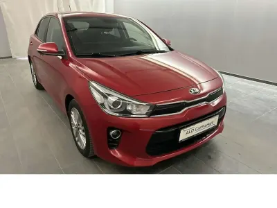 Gebraucht Kia Rio DREAM-TEAM Edition 84 PS (61 kW) 2022 Rot Limousine