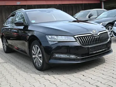 Second-hand Skoda Superb Style 200 CP (147 kW) 2023 Negru Break