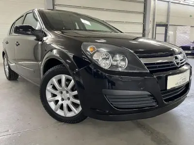 Gebraucht Opel Astra Edition 105 PS (77 kW) 2006 Schwarz Limousine