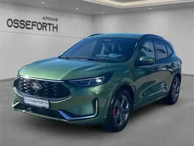 Second-hand Ford Kuga ST-Line X 186 CP (136 kW) 2025 Verde SUV