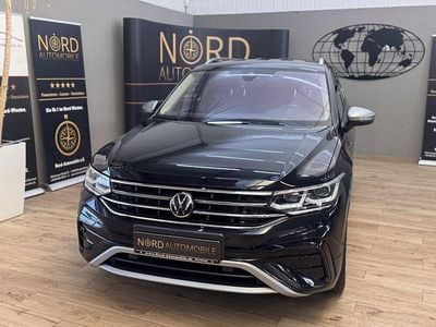 Deep black perleffek (metallic) Gebraucht 2021 VW Tiguan Allspace Elegance SUV | 29.899 € (Guter Preis)