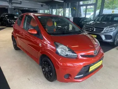 Gebraucht Toyota Aygo Connect Style 68 PS (50 kW) 2013 Orange Kleinwagen
