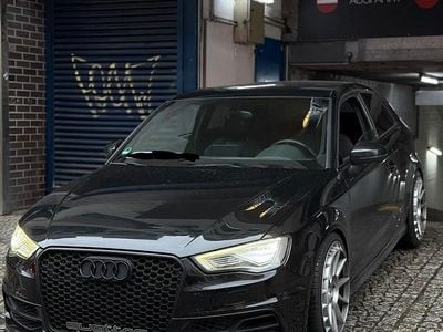 Schwarz Gebraucht 2015 Audi S3 Coupé | 15.000 €