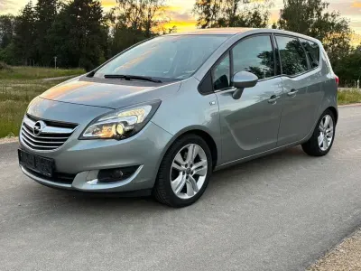 Gebraucht Opel Meriva Innovation 140 PS (102 kW) 2014 Silber Van / Kleinbus