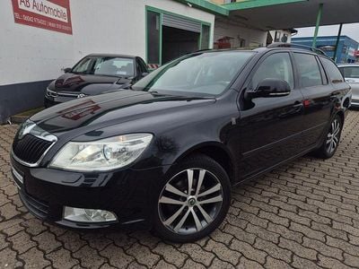 Schwarz Gebraucht 2012 Skoda Octavia Family Kombi | 3.600 € (Fairer Preis)