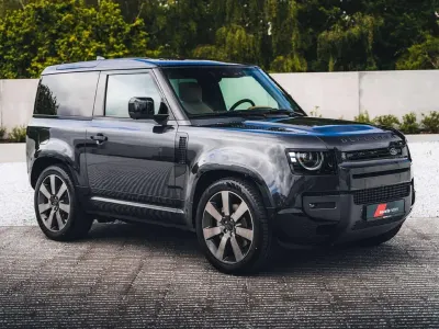 Neu Land Rover Defender HSE Dynamic 351 PS (258 kW) 2026 Grau SUV