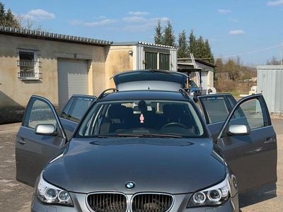 Gebraucht BMW 525 198 PS (145 kW) 2007 Grau Kombi