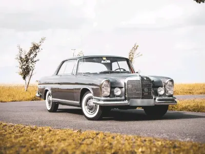 Gebraucht Mercedes 220 120 PS (88 kW) 1964 Grau Coupé