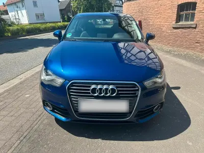 Gebraucht Audi A1 90 PS (66 kW) 2012 Blau Kleinwagen