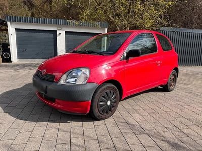 Usata Toyota Yaris 67 CV (49 kW) 2002 Rosso Utilitaria