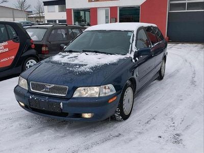 Gebraucht Volvo V40 122 PS (89 kW) 2000 Blau Kombi