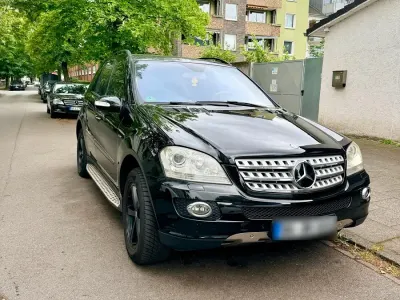 Gebraucht Mercedes ML320 224 PS (164 kW) 2006 Schwarz SUV