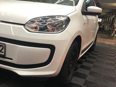 Weiß Gebraucht 2015 VW up! CLUB Kleinwagen | 6.399 € (Fairer Preis)