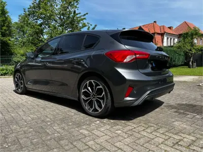 Gebraucht Ford Focus ST-Line 150 PS (110 kW) 2019 Grau Limousine