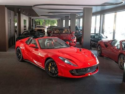 Gebraucht Ferrari 812 795 PS (584 kW) 2022 Rot Cabrio