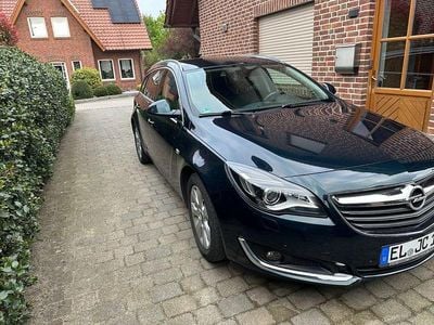 Usado Opel Insignia Innovation 170 HP (125 kW) 2016 Verde Carrinha
