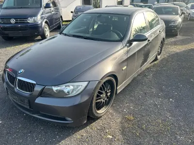 Gebraucht BMW 325 218 PS (160 kW) 2006 Grau Limousine
