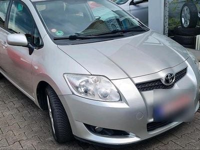 Gebraucht Toyota Auris 101 PS (74 kW) 2009 Silber Kleinwagen