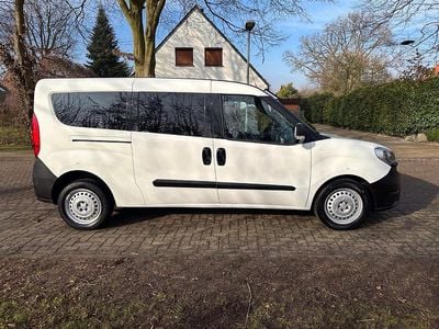 Weiß Gebraucht 2017 Fiat Doblò Van / Kleinbus | 5.995 €