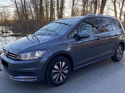 Gebraucht VW Touran Move 122 PS (89 kW) 2024 Grau Van / Kleinbus