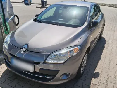 Używany Renault Mégane GrandTour Bose Edition 131 KM (96 kW) 2012 Szary Kombi