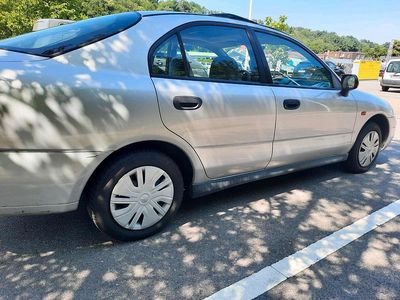 Silber Gebraucht 1996 Mitsubishi Carisma Limousine | 799 €