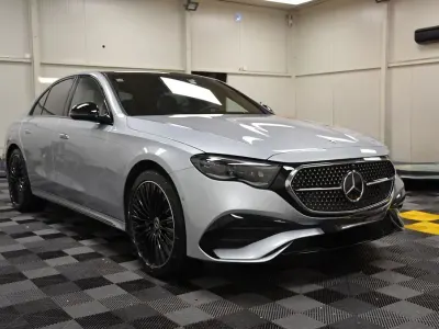 Używany Mercedes E400 381 KM (280 kW) 2023 Szary Sedan/Limuzyna
