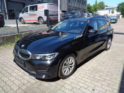 Gebraucht BMW 320 Advantage 190 PS (139 kW) 2022 Schwarz Kombi