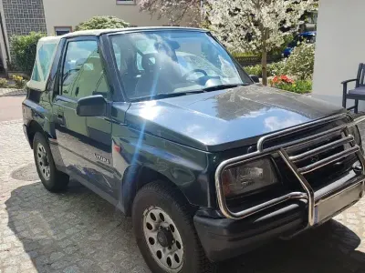 Używany Suzuki Vitara 80 KM (58 kW) 1996 Czarny Kabriolet