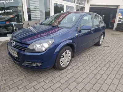 Gebraucht Opel Astra 105 PS (77 kW) 2005 Blau Limousine