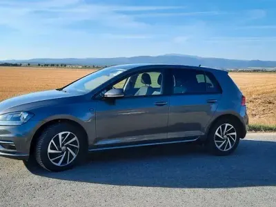 Gebraucht VW Golf VII Comfortline 110 PS (80 kW) 2018 Grau Limousine