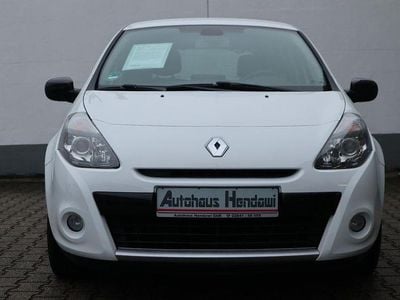 Gebraucht Renault Clio III Night&Day 75 PS (55 kW) 2010 Weiß Limousine