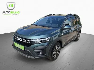 Neu Dacia Jogger Expression 110 PS (80 kW) 2026 Grün Van / Kleinbus