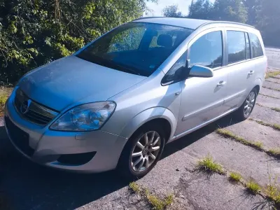 Gebraucht Opel Zafira Family 140 PS (102 kW) 2009 Silber Van / Kleinbus