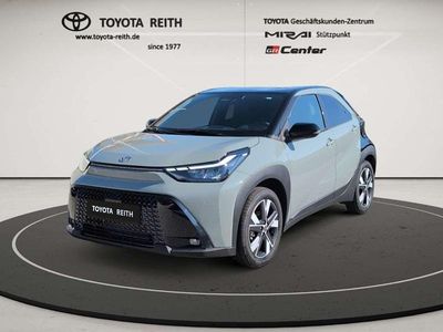 Neu Toyota Aygo X 117 PS (86 kW) 2026 Urban khaki (6x3)/ black mica SUV