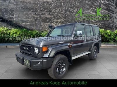 Nuova Toyota Land Cruiser 231 CV (169 kW) 2025 Grigio SUV