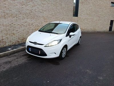 Weiß Gebraucht 2011 Ford Fiesta Trend Limousine | 2.400 € (Fairer Preis)