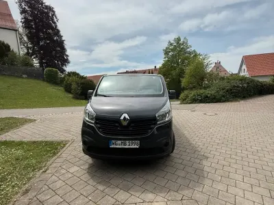 Gebraucht Renault Traffic 145 PS (106 kW) 2016 Schwarz Kombi