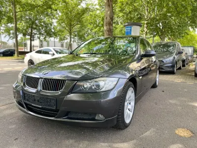 Gebraucht BMW 325 Sport Line 197 PS (144 kW) 2008 Grau Limousine