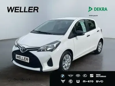 Gebraucht Toyota Yaris Cool 69 PS (50 kW) 2015 Weiß Kleinwagen