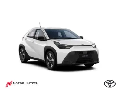 Neu Toyota Aygo X Active 92 PS (67 kW) 2026 Super white SUV