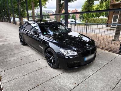 Gebraucht BMW 750 M Sport 381 PS (280 kW) 2014 Schwarz Limousine