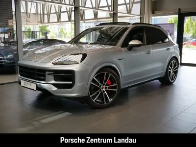 Gebraucht Porsche Cayenne S E-Hybrid 519 PS (381 kW) 2024 Silber SUV