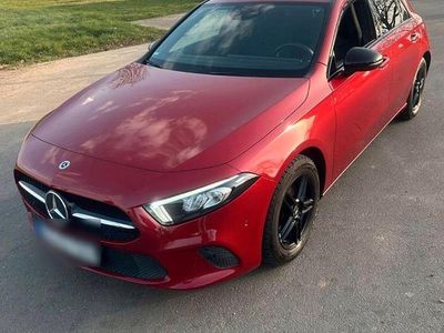 Gebraucht Mercedes A200 163 PS (119 kW) 2021 Rot Limousine