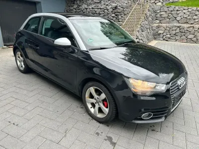 Gebraucht Audi A1 Attraction 90 PS (66 kW) 2012 Schwarz Kleinwagen