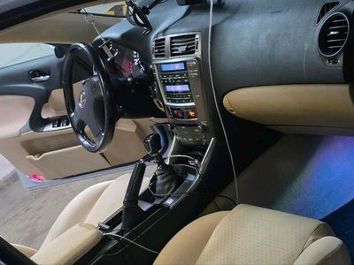 Lexus IS220d