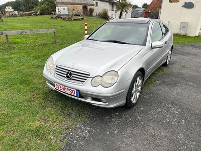 Gebraucht Mercedes C180 143 PS (105 kW) 2002 Silber Coupé