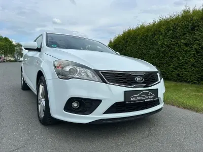 Używany Kia ProCeed 90 KM (66 kW) 2012 Biały Hatchback