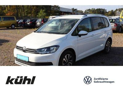 Oryxweiß perlmutteffekt Gebraucht 2021 VW Touran Active Van / Kleinbus | 26.480 € (Fairer Preis)